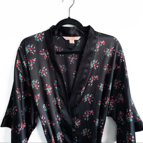Victoria’s Secret Satin Kimono Floral Robe - Picture 3 of 8